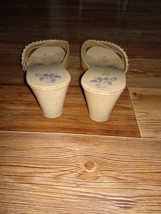 Босоножки 39размер