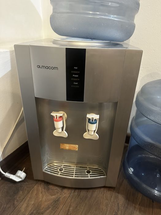 Питьевой кулер в идеальном состоянии