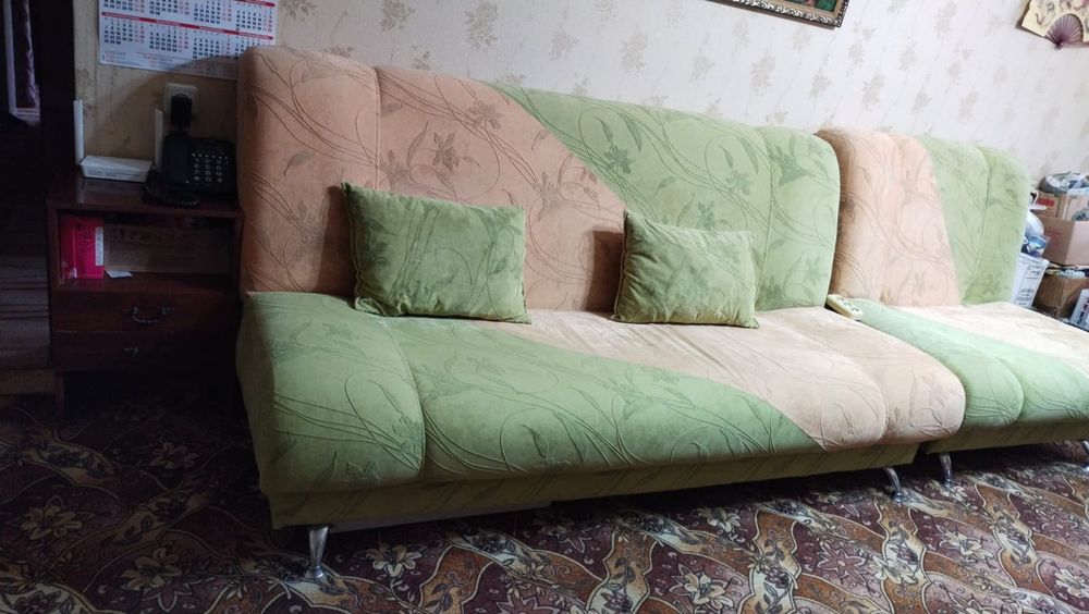 Отдам диван и 2 кресла