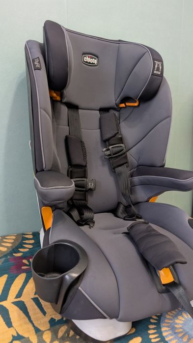Продам автокресло chicco