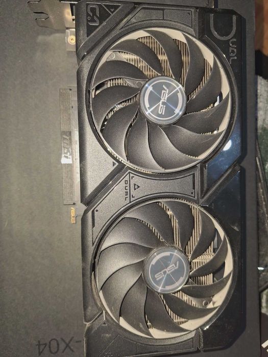 ASUS Dual GeForce RTX 4060 OC Edition 8GB GDDR6 (128-bit), în stare excelentă.