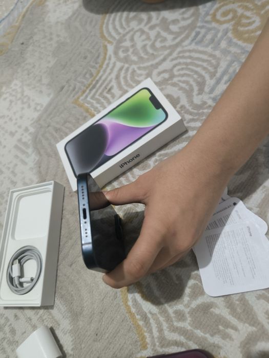 Продам Apple IPhone 14 256гб