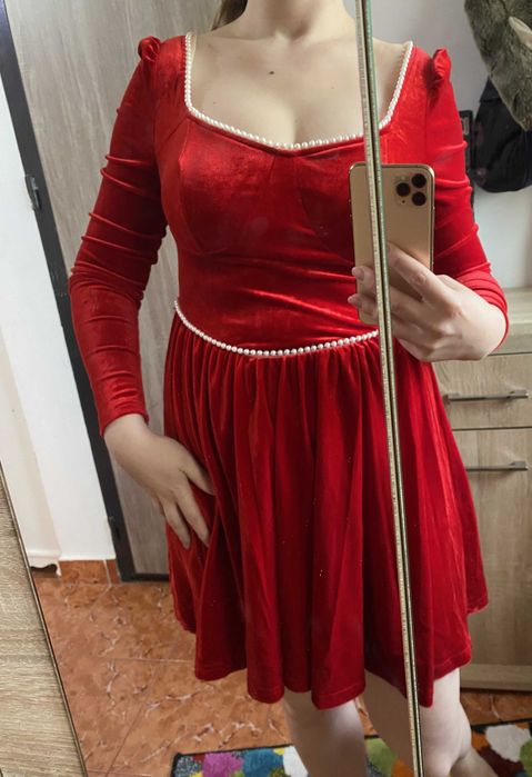 Rochie catifea cu perlute marime M maneca lunga craciun ocazie