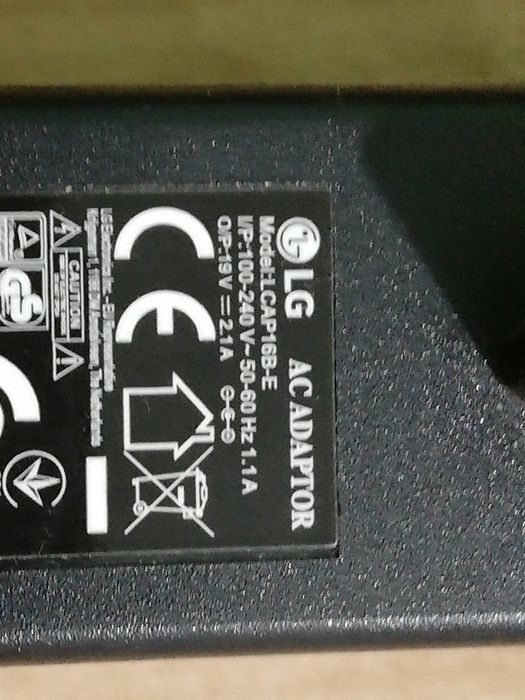 Alimentator incarcator LG  19v  2,1A petru monitor TV etc.