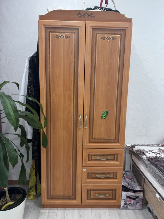 Продам шкаф для одежды.