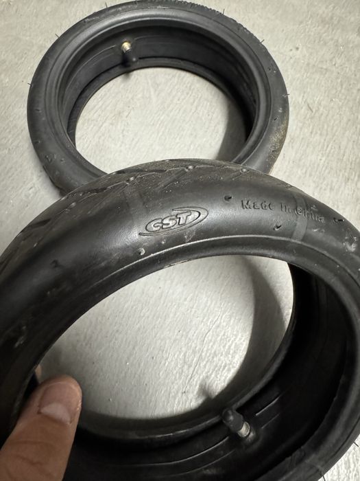 2 комплекта оригинални CST гуми за ел. скутер Xiaomi