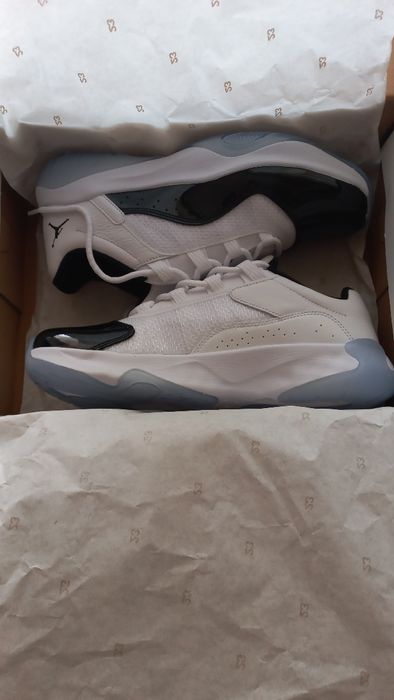 Air jordan 11 CMFT low marime 42