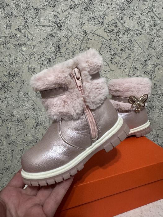 Сапоги на девочку почти новые