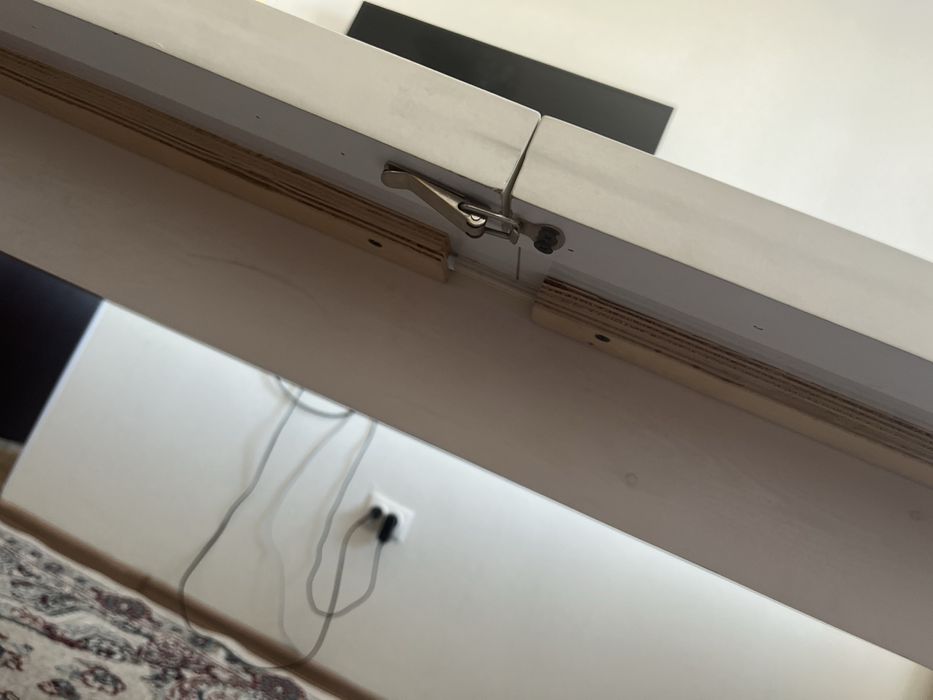 Стол для гостей до 4 метров тянется