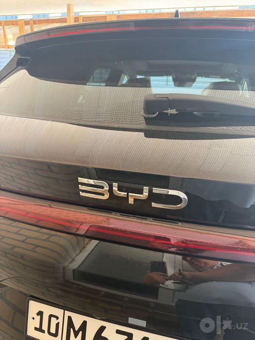 Avtomoshina BYD Song plus Chempion