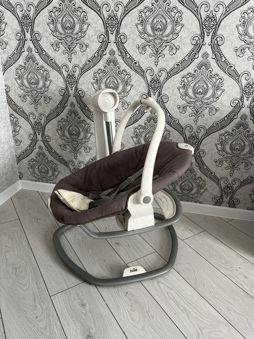 Электрокачели Joie (шезлонг)