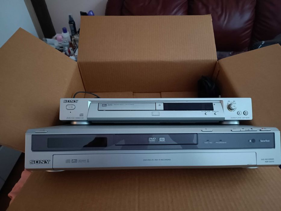 Vând DVD.uri dozator de apa cauciucuri debica 195.65.r15  adidasi puma