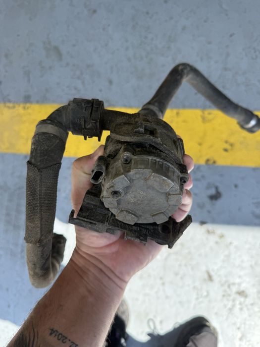 Pompa apa electrica bmw g11 g12 g30 g31 750i 550i n63 furtun apa g11