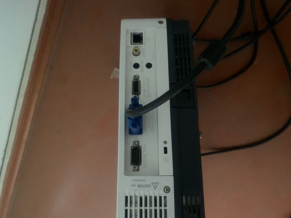 Проектор Sanyo.