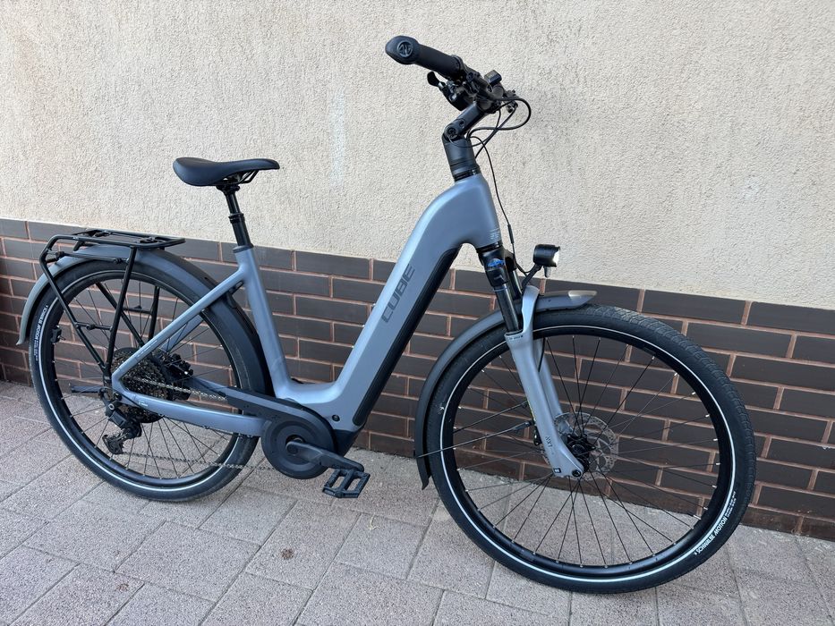Cube Touring 800wh