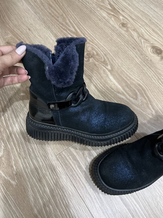 Продам зимние ботинки на девочку