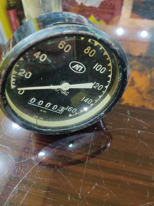 Продаю спидометр для мото