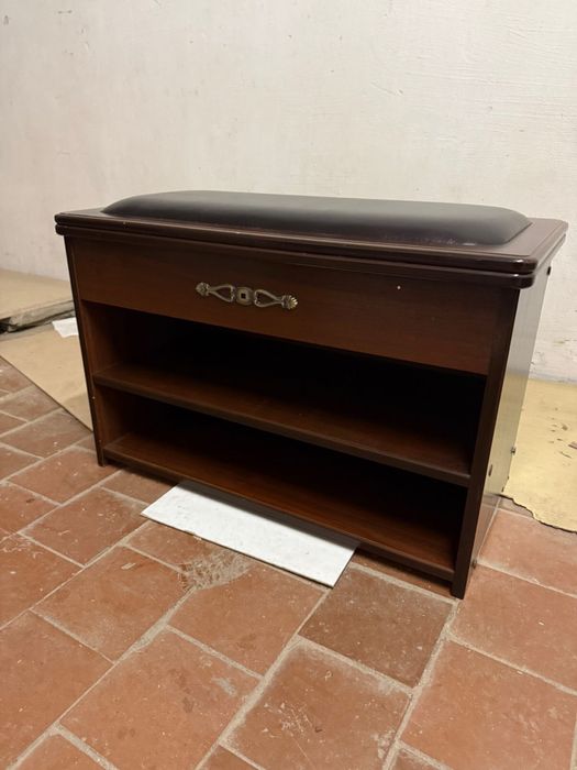 Обувница из дерева