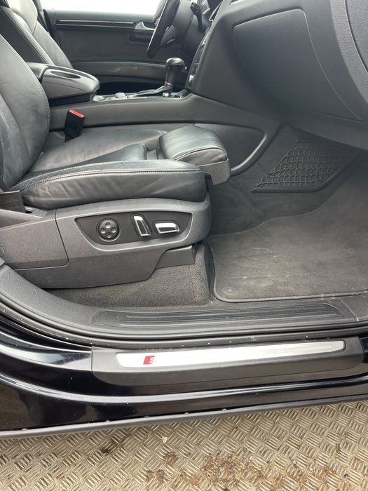 На части Ауди Q7 4L фейса 3.0TFSI 333кс shadow line 7 места