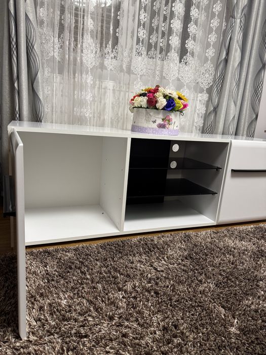 Comodă,în stare perfectă.