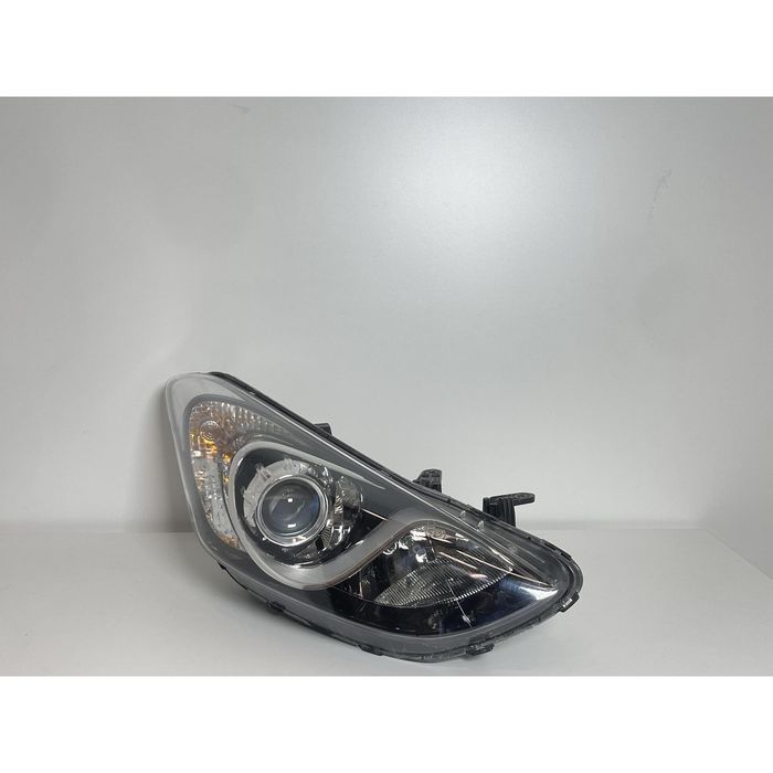 Преден десен фар за hyundai i30 - 92102-a6100