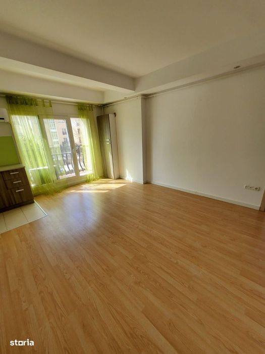 3 Camere In Cosmopolis
