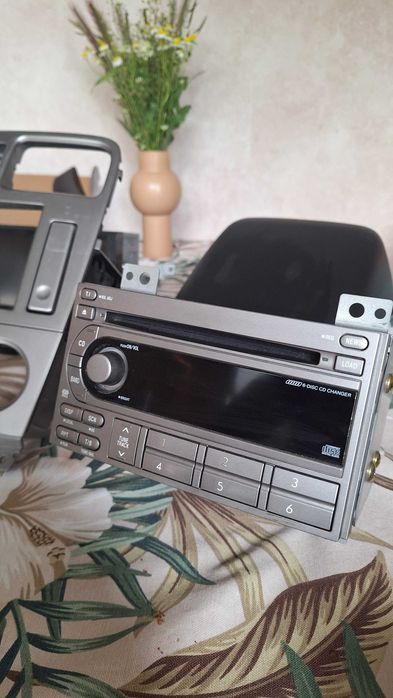 Оригинална мултимедия за Subaru Forester – радио, навигация, панел