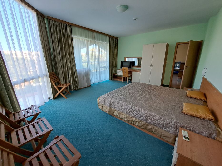 Продава се Тристаен апартамент в Варна, Център - 136 кв.м за 699 €/кв.м - Снимка #11