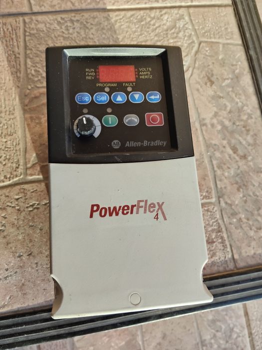 Convertizor de frecventa Allen Bradley 1,5 kw si de  3,7kw