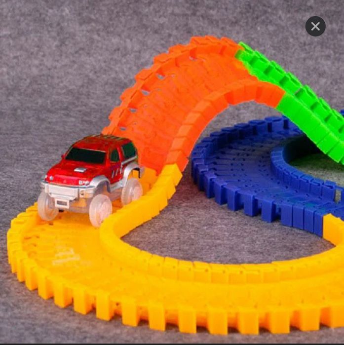 Гибкий трэк с машинками и паркинг