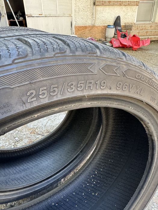 Зимни гуми 255 35 R19