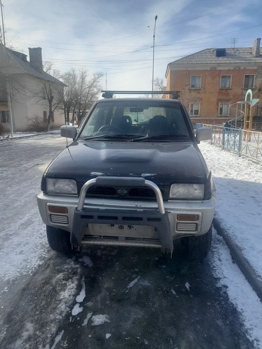 Ниссан мистрал  продается