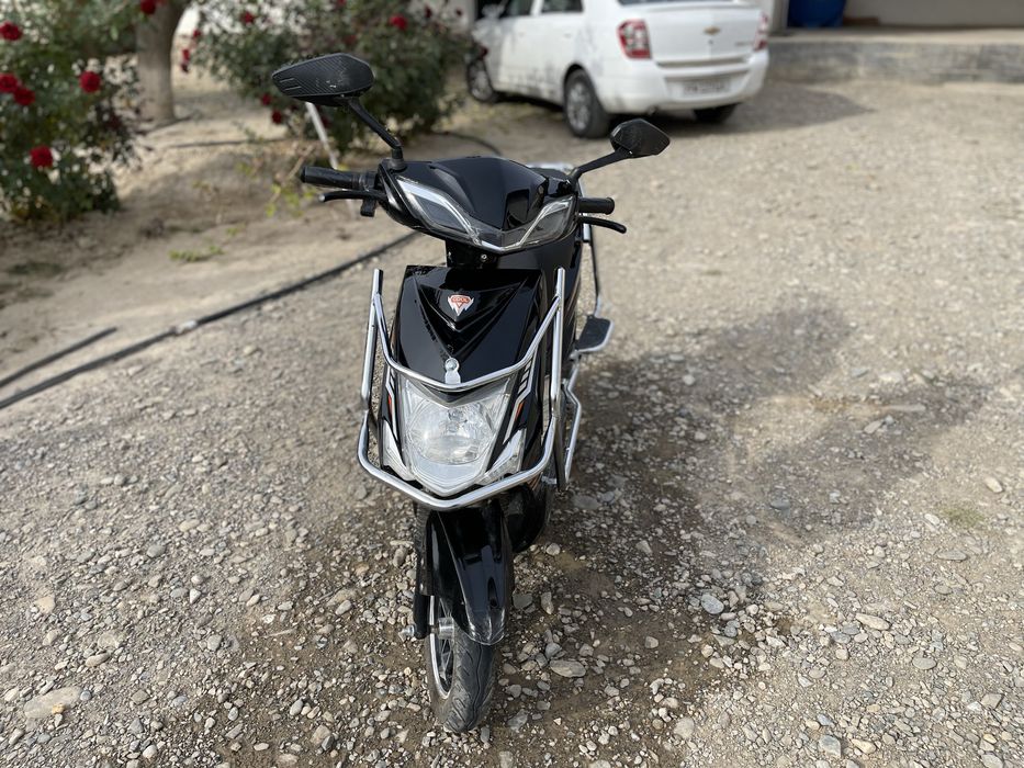 Skuter, tesla, deyarli yangi. Bagaji bor Iphone 13-14 pro ga abmen bor