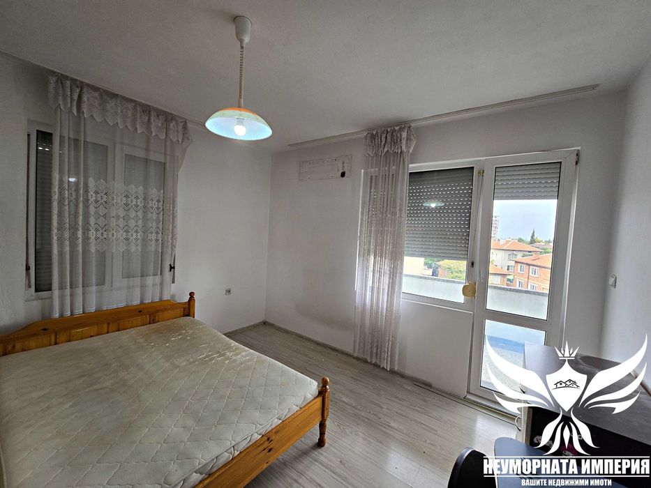 Продавам четиристаен апартамент 118кв. 3ет. гр.Асеновград, стадиона