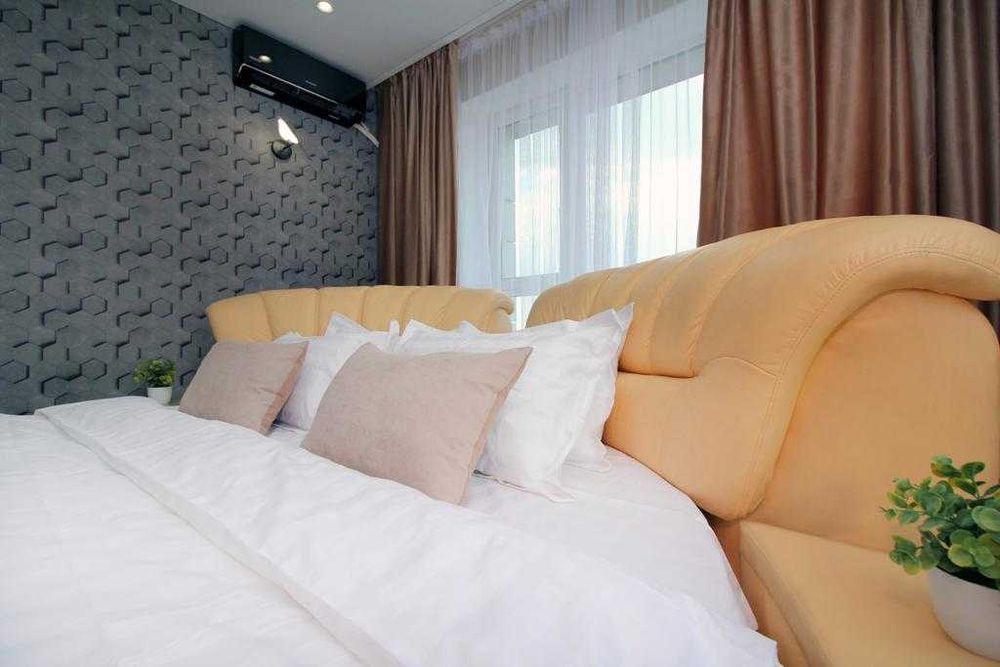 Круглая кровать диван с колонками