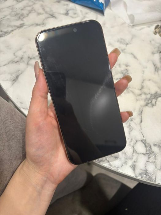 Айфон 16 про макс в идеальном состоянии