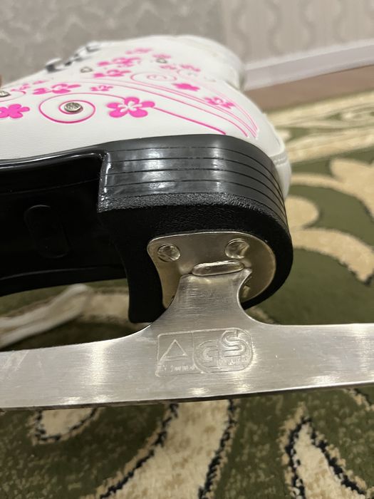 Коньки 42размер новые