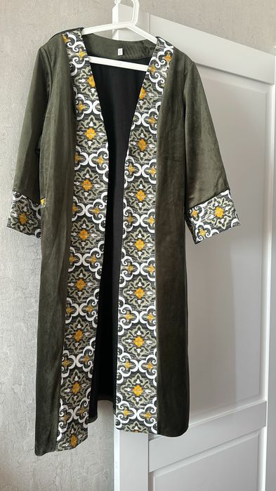 Продам женские камзолы и мужские жилеты в национальном стиле