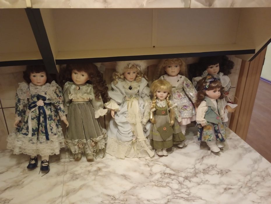 Păpuși de porțelan