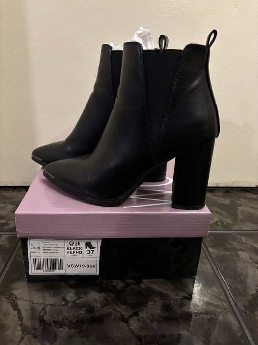 Дамски боти- черни