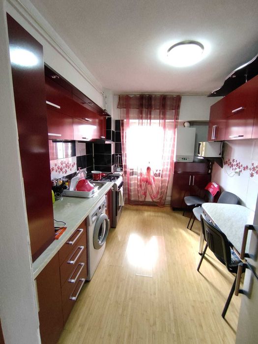 Vand apartament 3 camere