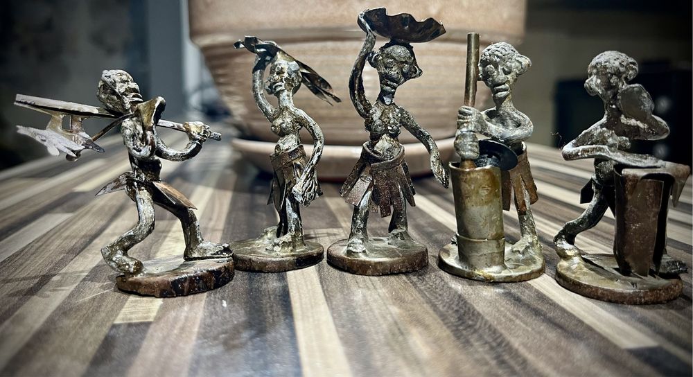 Декоративни  железни  фигурки