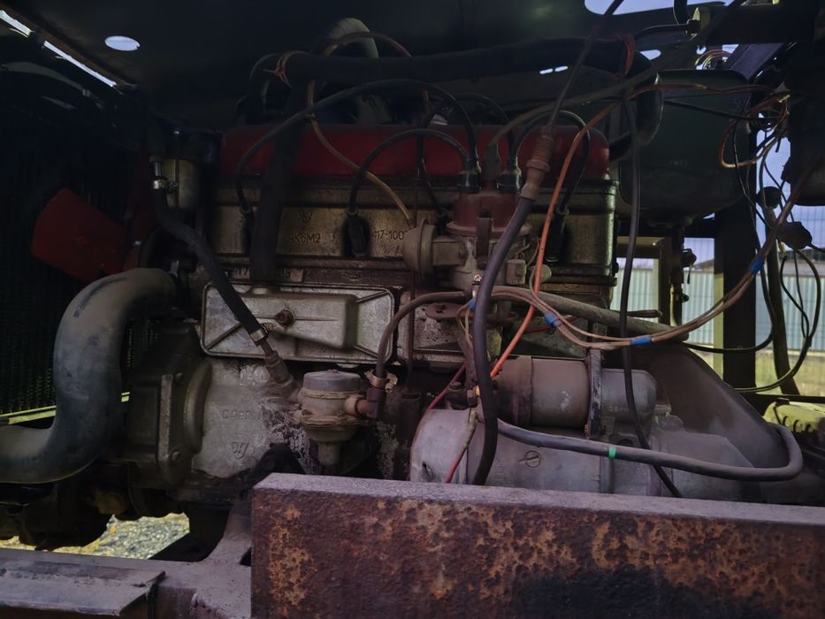 Трактор, вилочный погрузчик