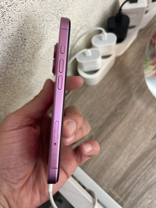 iPhone16 с гаранция 128