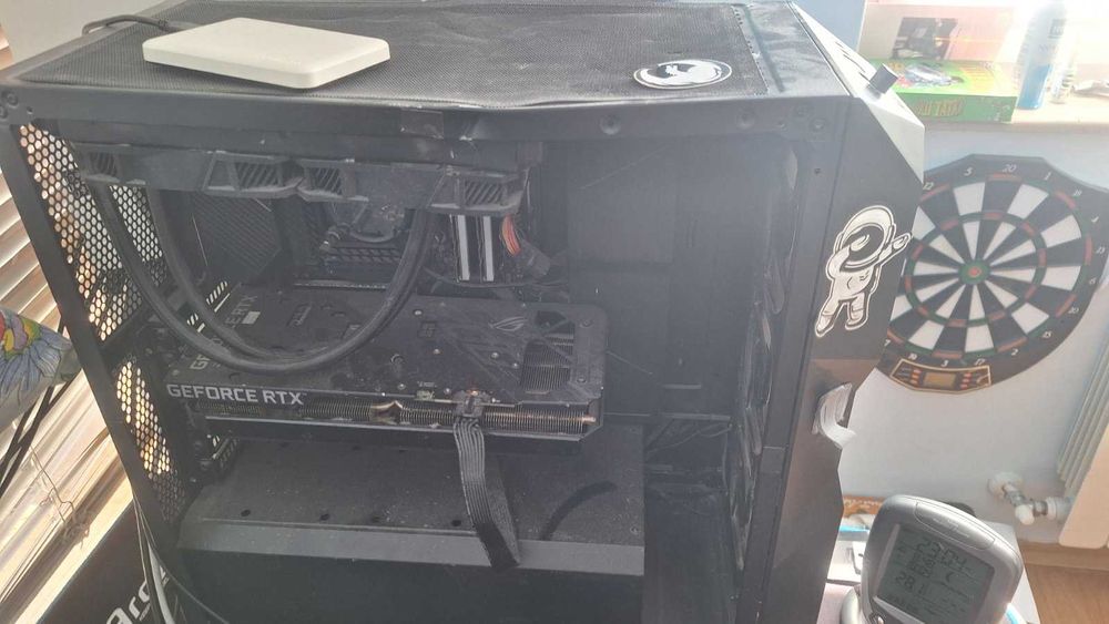 Цял setup с бюро и стол