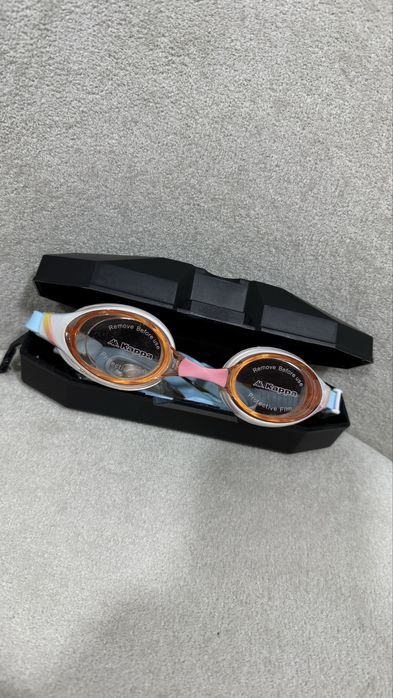 Шапочки и очки для плавания