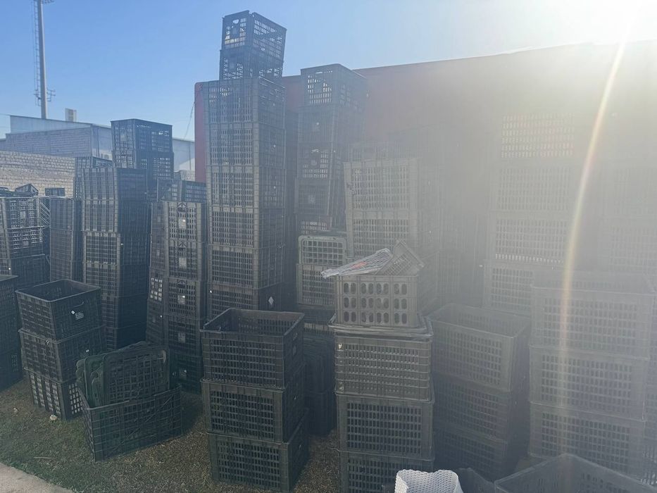 Пластиковый ящик