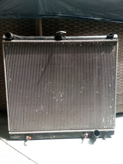 Радиатор на Toyota land cruiser.