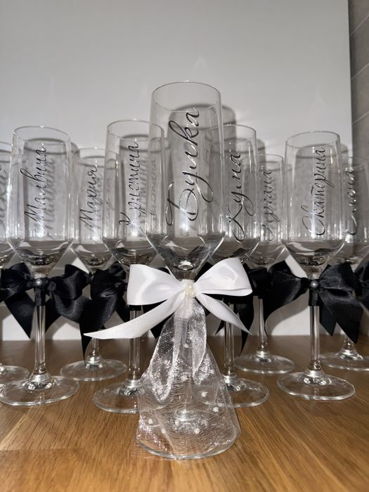 Персонализирани чаши за шампанско за моминско парти