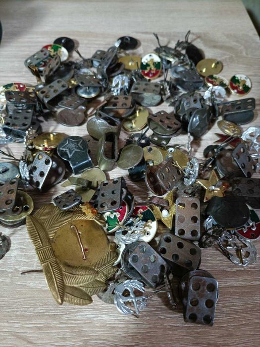 Колекция от военни значки – СССР и България